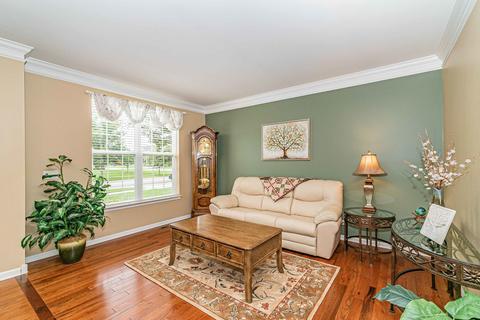 3647 Thornhill Dr, Elgin, IL 60124 photo 8
