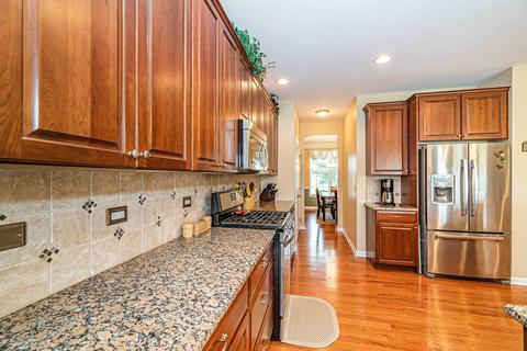 3647 Thornhill Dr, Elgin, IL 60124 photo 15