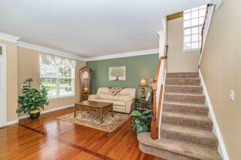 3647 Thornhill Dr, Elgin, IL 60124 photo 4