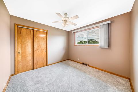 441 Ardmore Ter, Addison, IL 60101 photo 12