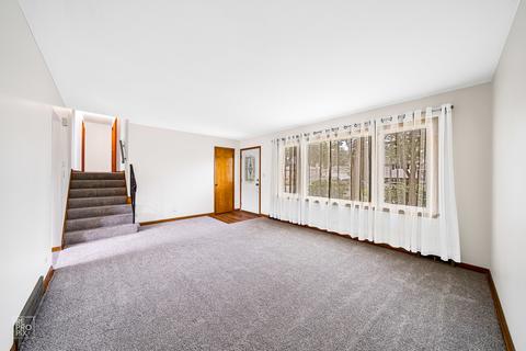 441 Ardmore Ter, Addison, IL 60101 photo 2