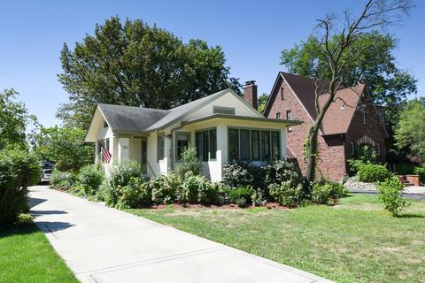 293 Shenstone Rd, Riverside, IL 60546 photo 1