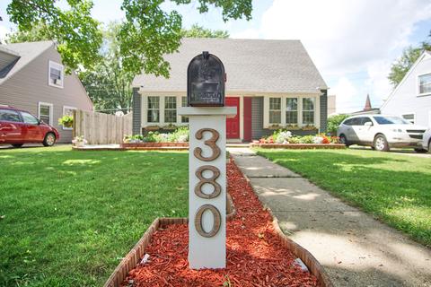 380 Miller Dr, Elgin, IL 60123 photo 2