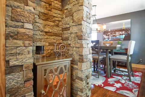 380 Miller Dr, Elgin, IL 60123 photo 8