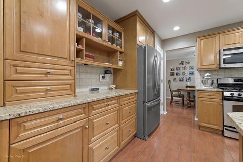 2511 Crestview Dr, Aurora, IL 60502 photo 8
