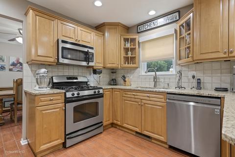 2511 Crestview Dr, Aurora, IL 60502 photo 7