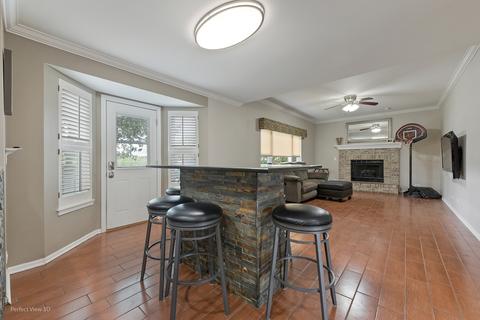 2511 Crestview Dr, Aurora, IL 60502 photo 9