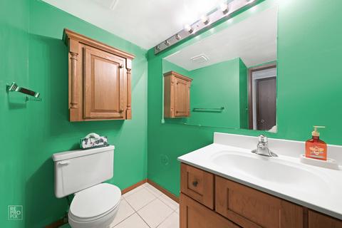 1901 Crescent Ln, Hoffman Estates, IL 60169 photo 10