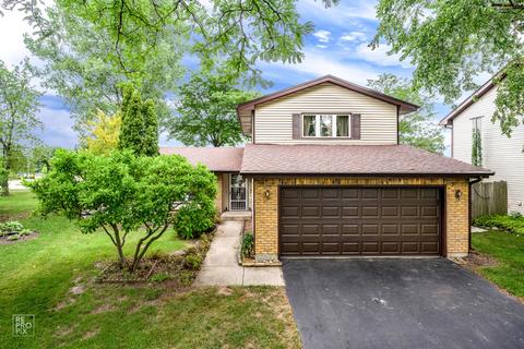 1901 Crescent Ln, Hoffman Estates, IL 60169 photo 1