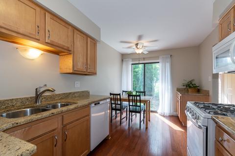 1476 Blackburn St, Wheaton, IL 60189 photo 5