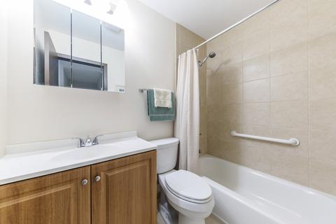 822 Cambridge Pl #132C, Wheeling, IL 60090 photo 9