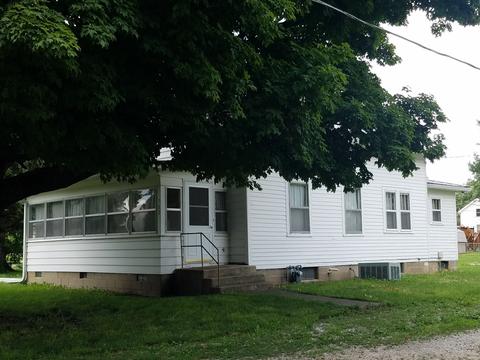 102 Linn St, Benson, IL 61516 photo 3