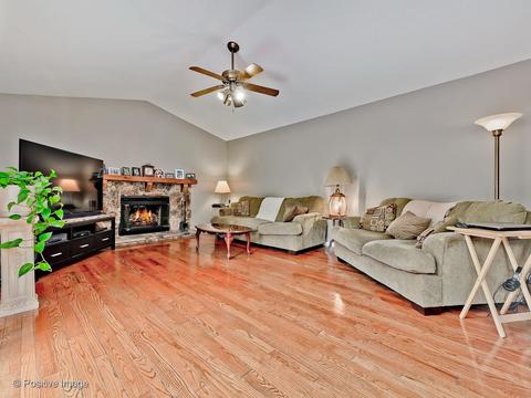 999 Split Rail Dr, Carol Stream, IL 60188 photo 10