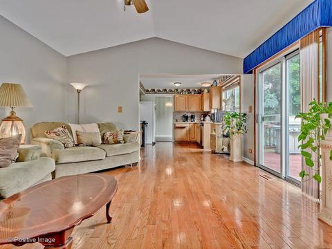 999 Split Rail Dr, Carol Stream, IL 60188 photo 12