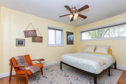 215 Bode Rd, Hoffman Estates, IL 60169 photo 10