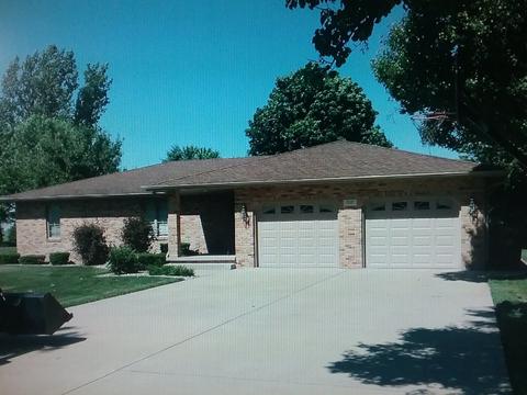 707 S Jackson St, Gardner, IL 60424 photo 1