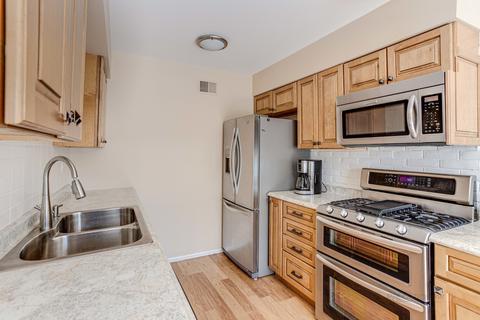 1324 Braver Ct #100D, Wheeling, IL 60090 photo 13