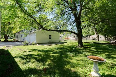 702 N Linden St, Normal, IL 61761 photo 28