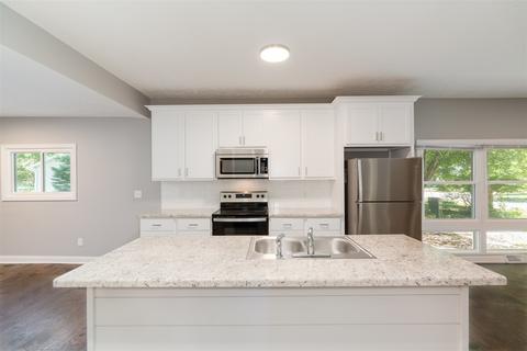 702 N Linden St, Normal, IL 61761 photo 22