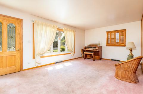 3746 Sangamon St, Steger, IL 60475 photo 6