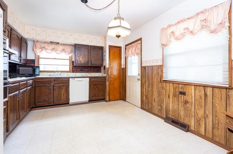 3746 Sangamon St, Steger, IL 60475 photo 7