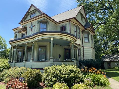 705 Broadway, Normal, IL 61761 photo 1