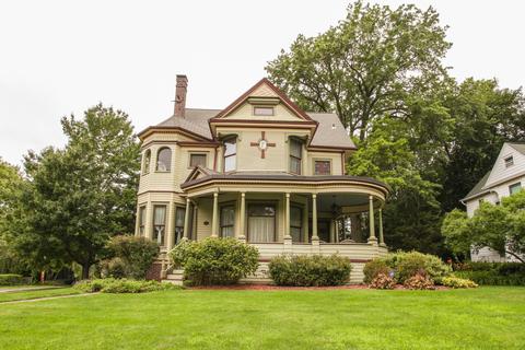 705 Broadway, Normal, IL 61761 photo 2