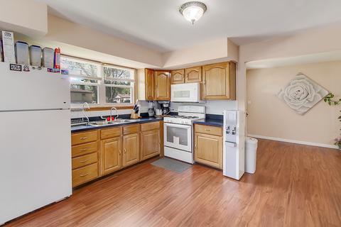 344 Marion Ct, Wheeling, IL 60090 photo 2
