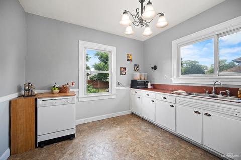 454 Morgan St, Elgin, IL 60123 photo 8