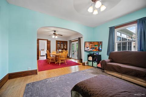 454 Morgan St, Elgin, IL 60123 photo 4