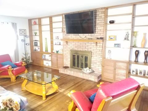 725 Bangs St, Aurora, IL 60505 photo 3