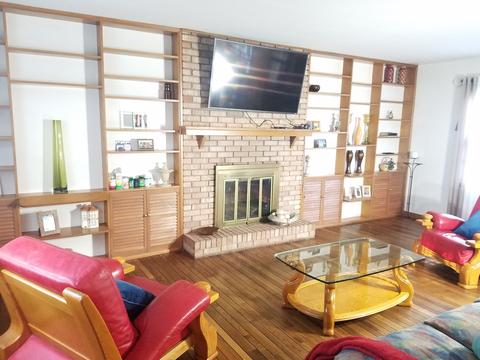 725 Bangs St, Aurora, IL 60505 photo 2