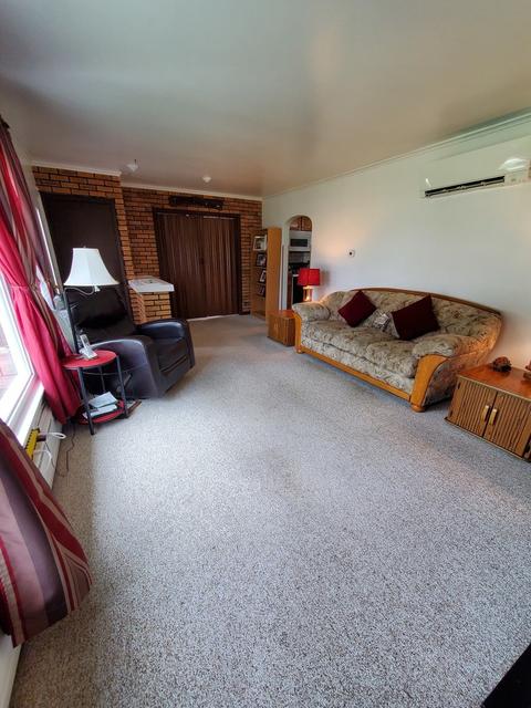 7910 Mobile Ave, Burbank, IL 60459 photo 4