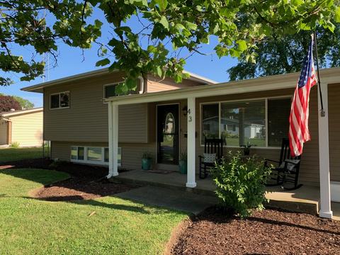 43 Circle Dr E, Montgomery, IL 60538 photo 1