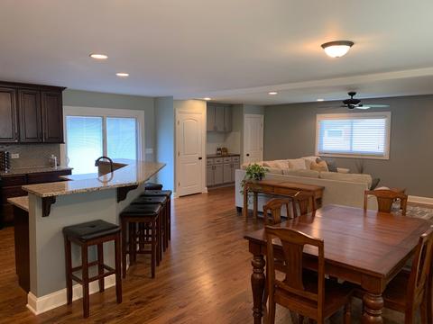 43 Circle Dr E, Montgomery, IL 60538 photo 2
