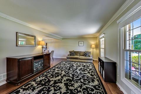 919 Vera Ln, Wheeling, IL 60090 photo 4