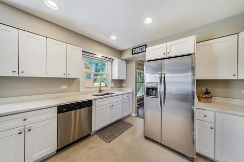 919 Vera Ln, Wheeling, IL 60090 photo 14