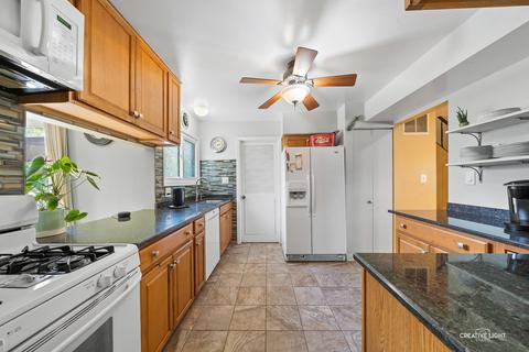 1659 Bicek Dr, Hoffman Estates, IL 60192 photo 7