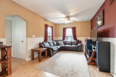 9135 S 77th Ave, Hickory Hills, IL 60457 photo 2