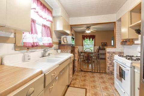 9135 S 77th Ave, Hickory Hills, IL 60457 photo 5