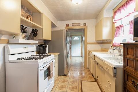9135 S 77th Ave, Hickory Hills, IL 60457 photo 4