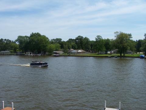 1604 N Riverside Dr, Mchenry, IL 60050 photo 28