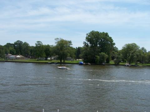 1604 N Riverside Dr, Mchenry, IL 60050 photo 29