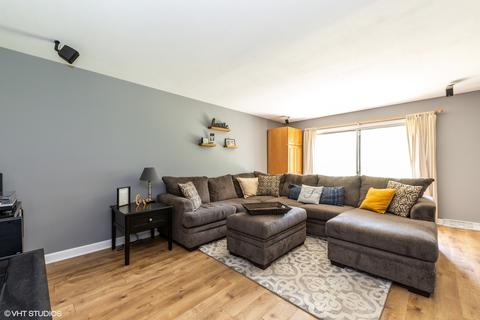 111 E Oak Glen Dr, Bartlett, IL 60103 photo 9