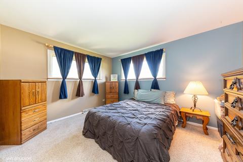 111 E Oak Glen Dr, Bartlett, IL 60103 photo 11