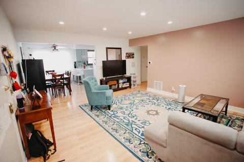 3719 W Devon Ave #3A, Chicago, IL 60659 photo 3