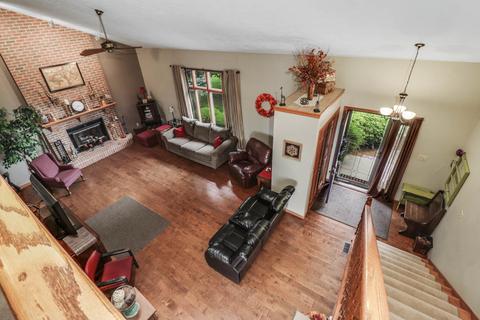5340 Karen St, Danvers, IL 61732 photo 15