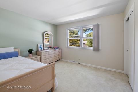 2901 Cherry Ln, Northbrook, IL 60062 photo 11