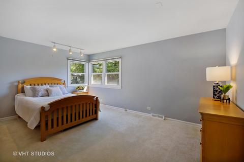 2901 Cherry Ln, Northbrook, IL 60062 photo 10