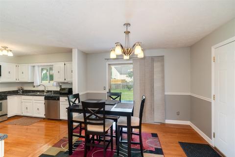 310 Browne Ct, Normal, IL 61761 photo 8